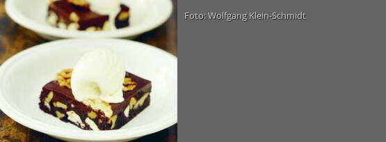 Rezeptbild für "Walnuss-Brownies mit Schokoladenglasur"