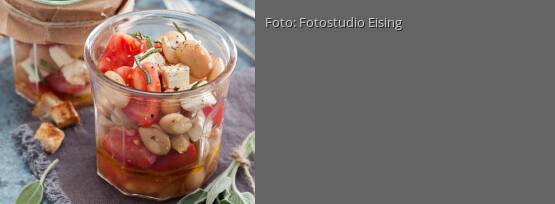 Rezeptbild für "Weißer Bohnensalat mit Feta und Croûtons"