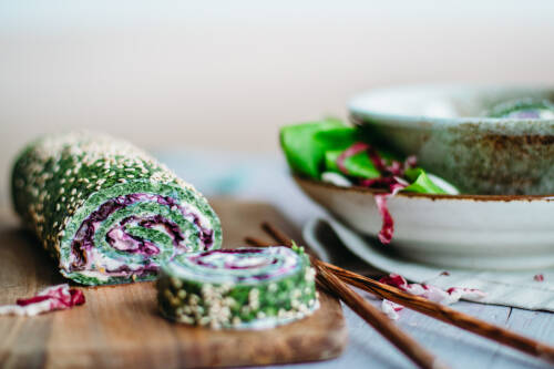 Frische Roulade aus Spinat und Radicchio