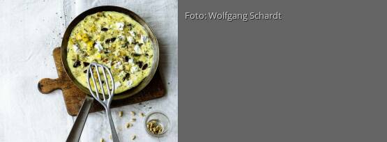 Rezeptbild für "Zucchini-Omeletts mit Oliven und Pinienkernen"