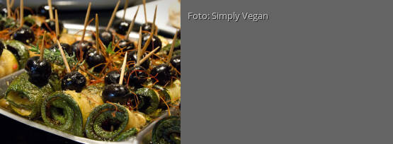 Rezeptbild für "Zucchini-Antipasti-Röllchen"