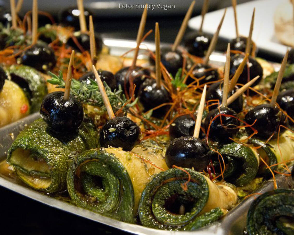 Zucchini-Antipasti-Röllchen